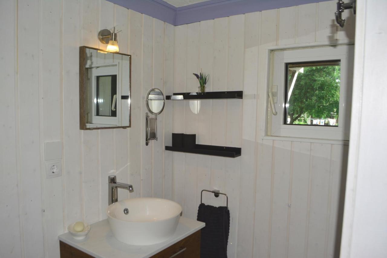 Ferienhaus Grafenland Dersum Экстерьер фото